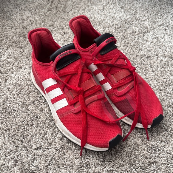 Adidas Men’s Red Sneaker 7.5 - Picture 2 of 5